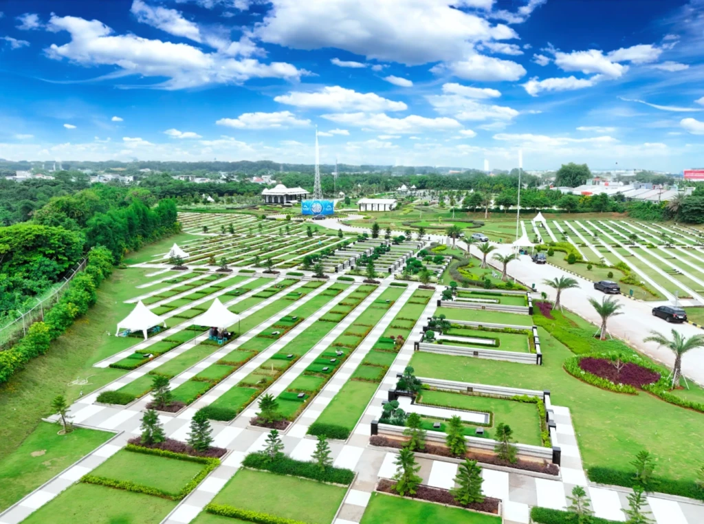 Makam Al Azhar Memorial Garden hadir, bukan sekadar tempat pemakaman, tapi simbol cinta dan ketenangan yang disiapkan dengan penuh hormat.