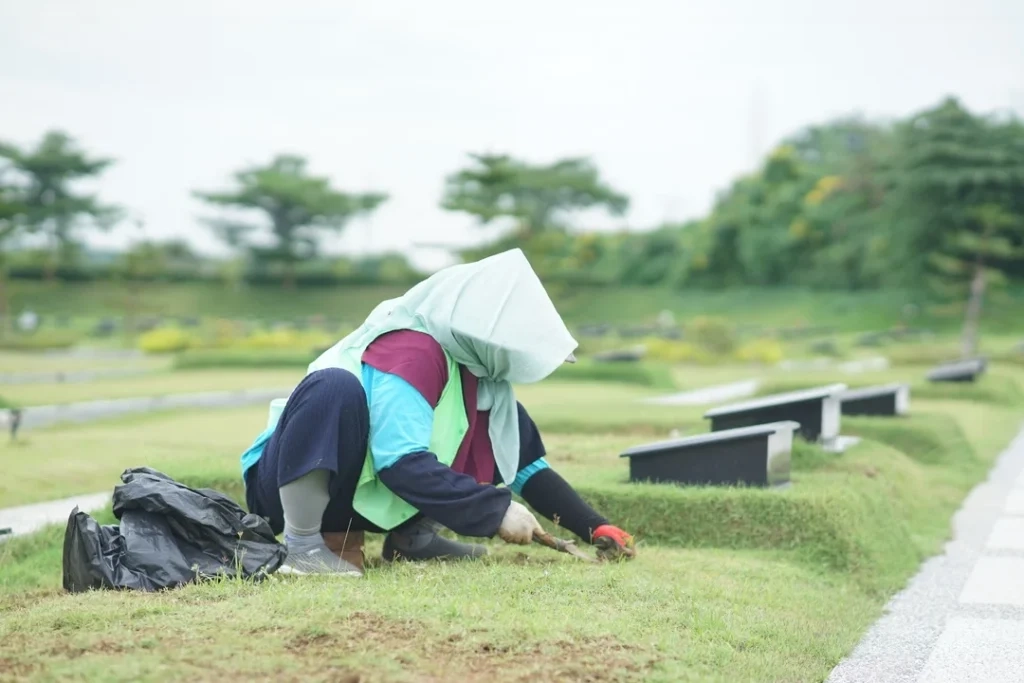 Makam Rapi dan Terhormat di Al Azhar Memorial Garden