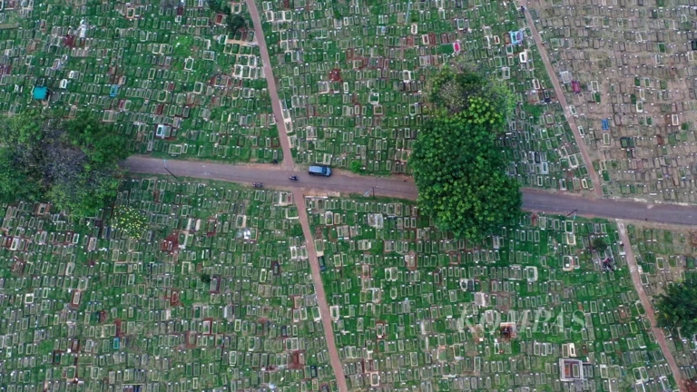lahan makam jakarta
