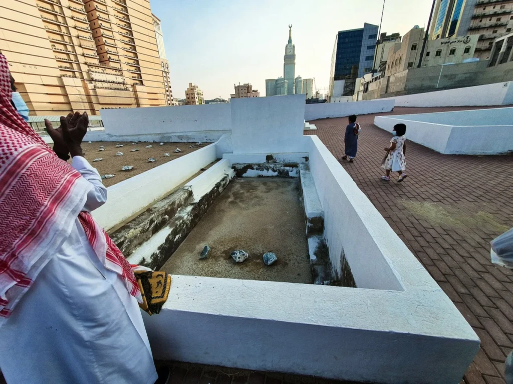Benarkah Orang yang Dimakamkan di Jannatul Mu'alla atau Jannatul Baqi Akan Dibangkitkan Lebih Dahulu? 