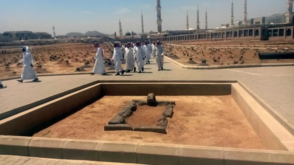 Benarkah Orang yang Dimakamkan di Jannatul Mu'alla atau Jannatul Baqi Akan Dibangkitkan Lebih Dahulu? 