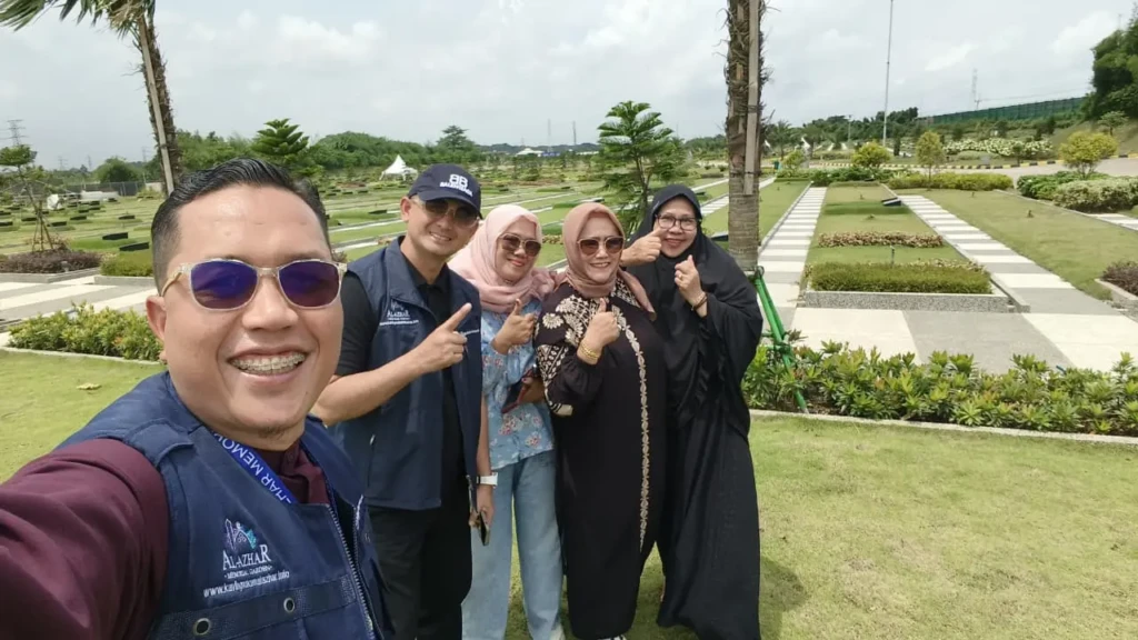 Perjalanan Saya dari Pesantren hingga Menjadi Konsultan Pemakaman Syariah