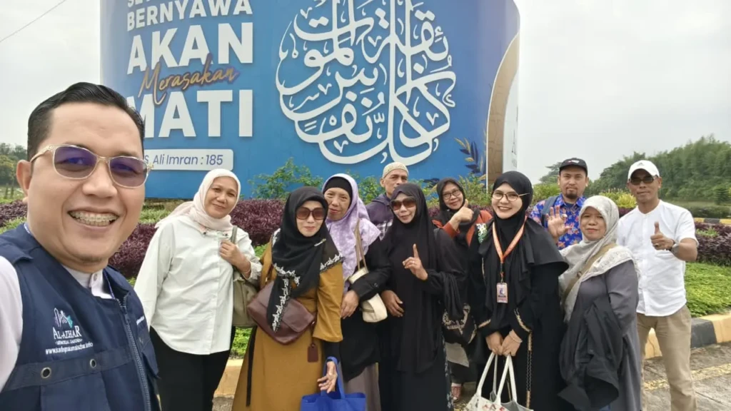 Mengapa Saya Memilih Mengabdikan Diri di Al Azhar Memorial Garden