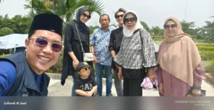 Pelayanan-ust-Zulhamdi-ke-Konsumen-Al-Azhar