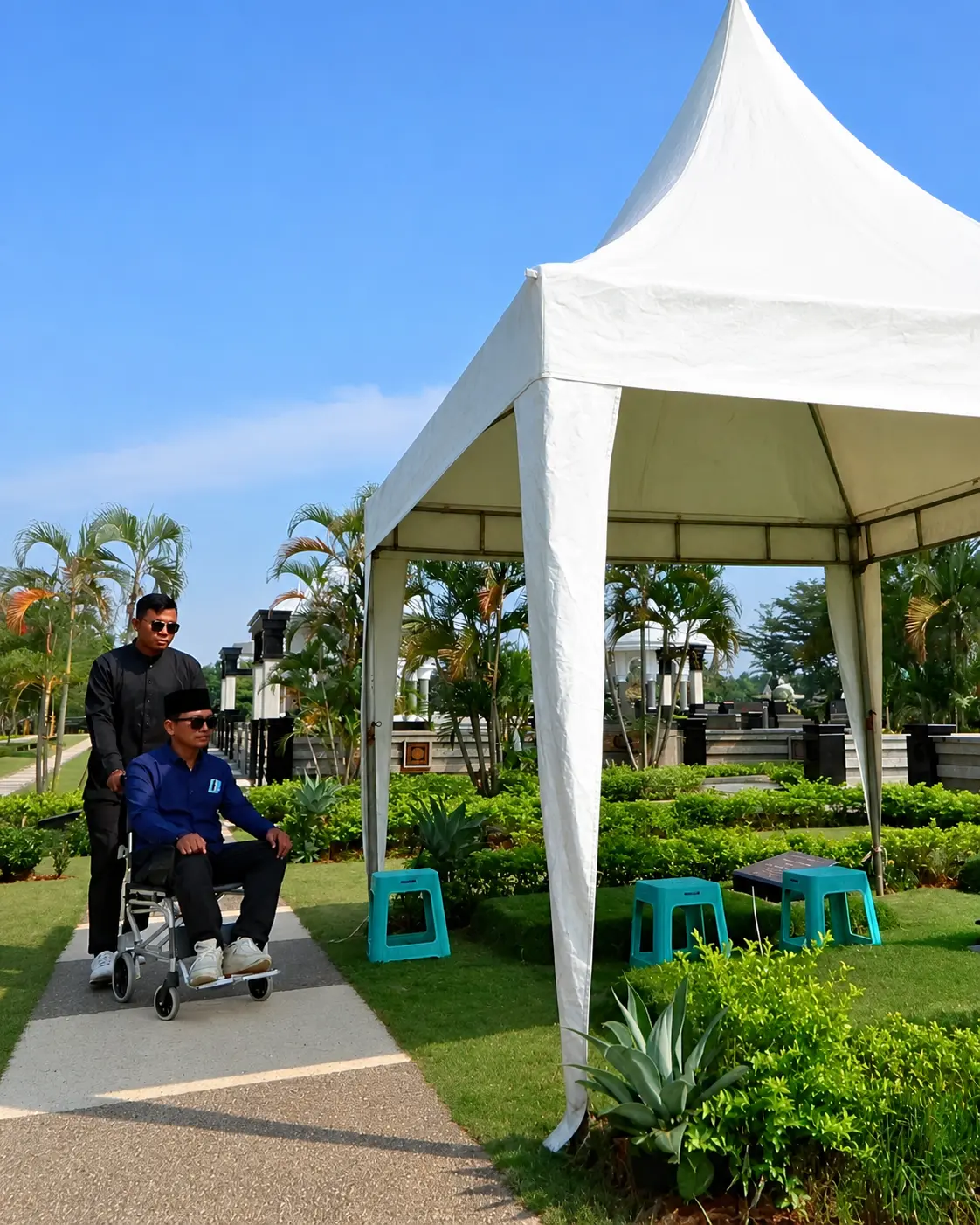 Akses kursi roda untuk ziarah Al Azhar Memorial Garden