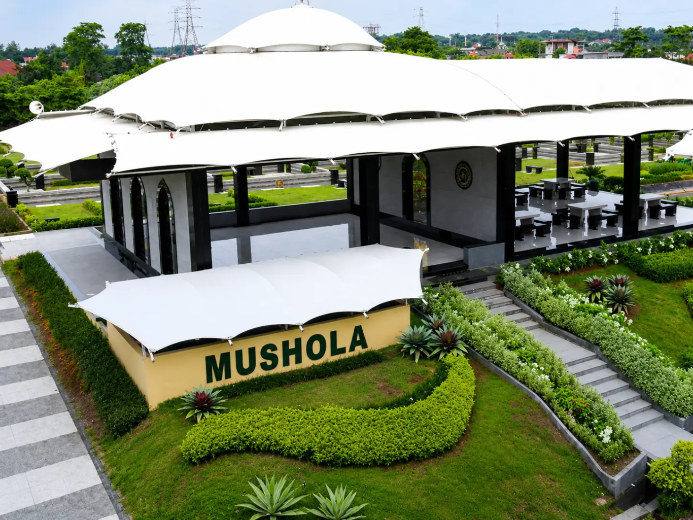 Mushola Al Azhar Memorial Garden