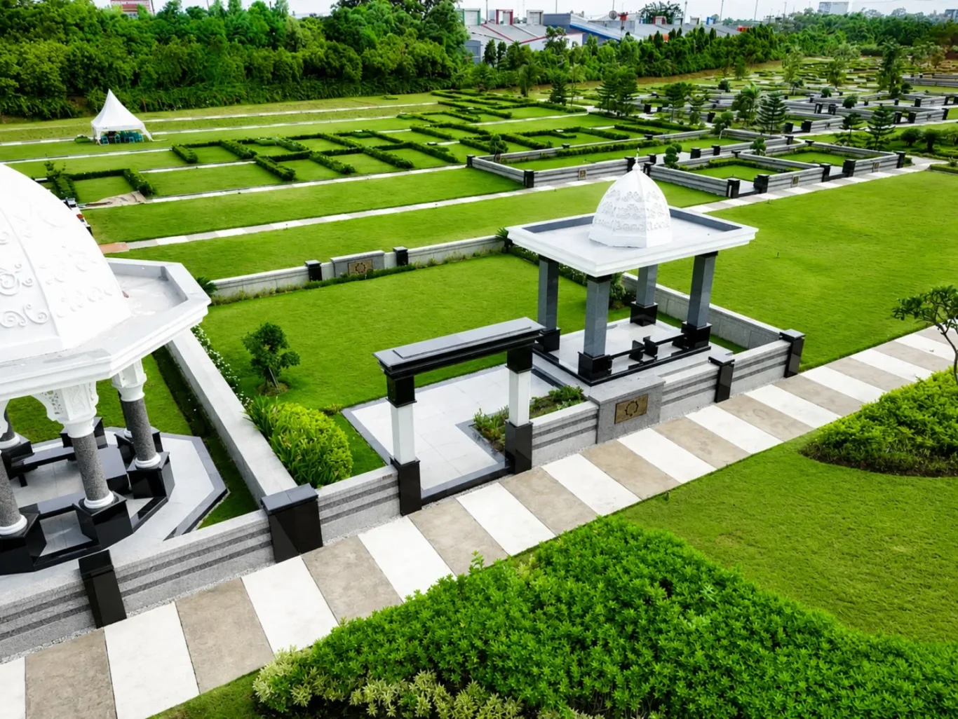 Foto asli tipe Royal Family C di Al Azhar Memorial Garden Karawang