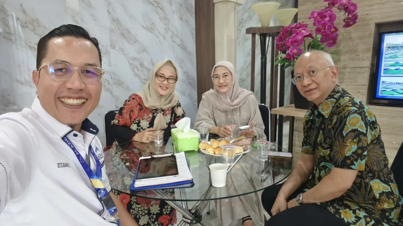 pak-agus-ibu-dwi-zulhamdi-survei-al-azhar-memorial-garden