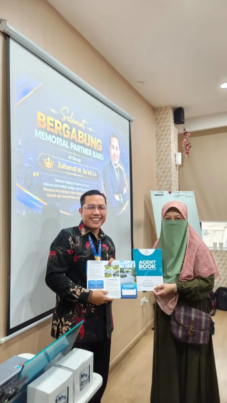 Pembagian Agent Book kepada Memorial Partner baru Group Zulhamdi