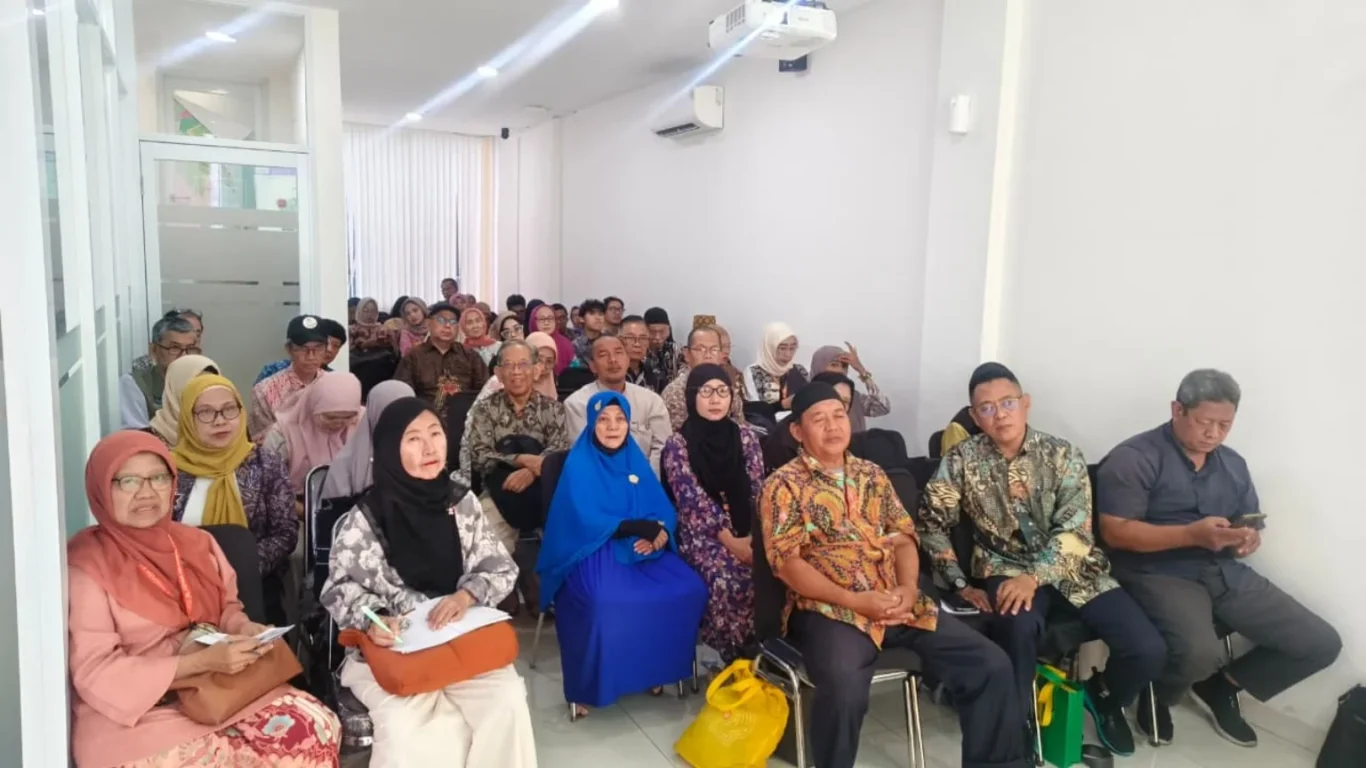 Peserta FGD Gabungan Royal Madinah mengikuti pembinaan Memorial Partner