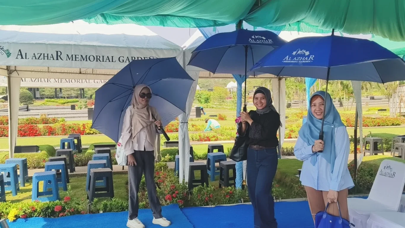 Suasana survei kavling Al Azhar Memorial Garden